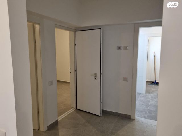 דירה, זלדה שניאורסון 12, כרמי גת, קרית גת