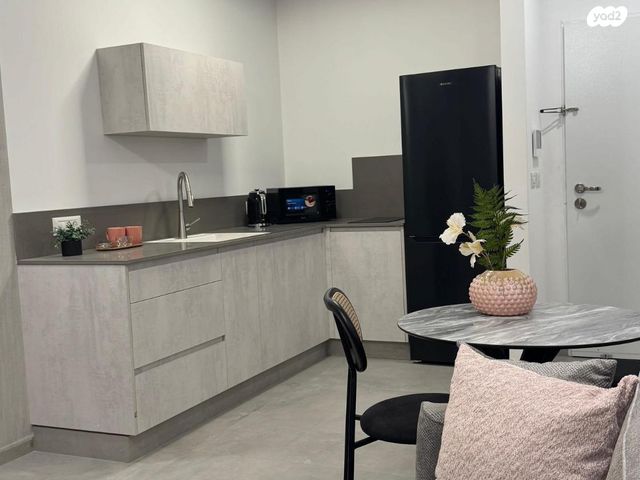 דירה, טיילת יגאל אלון 5, העיר העתיקה, טבריה