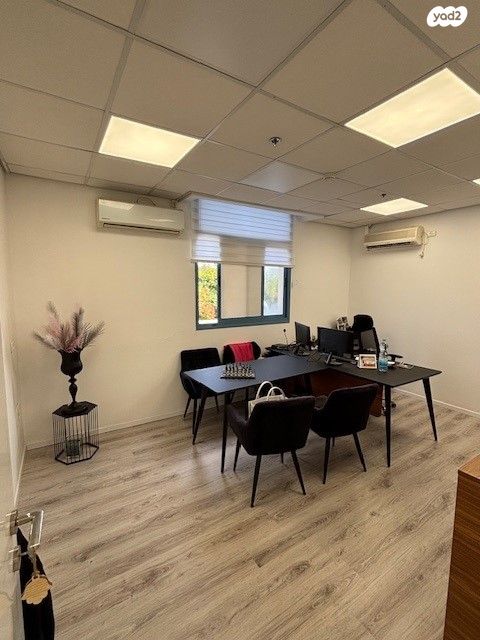 קליניקות, שדרות פנחס לבון 18, קרית נורדאו, נתניה