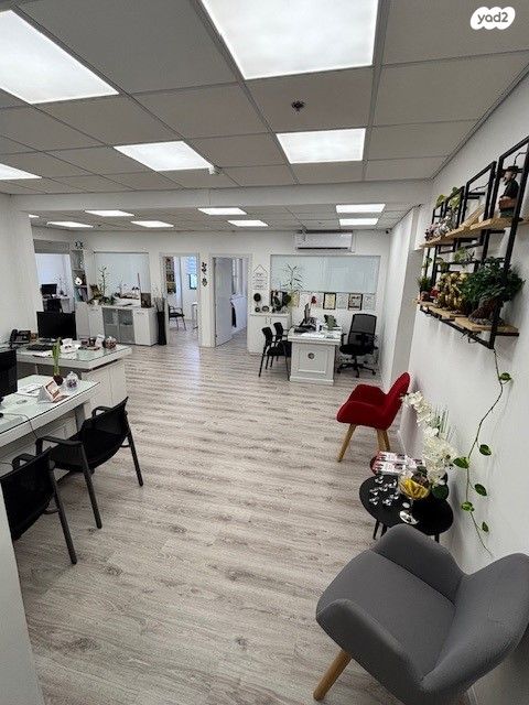 קליניקות, שדרות פנחס לבון 18, קרית נורדאו, נתניה