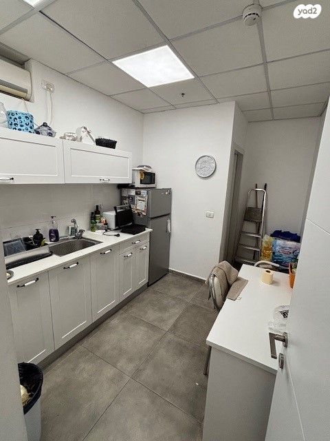 קליניקות, שדרות פנחס לבון 18, קרית נורדאו, נתניה