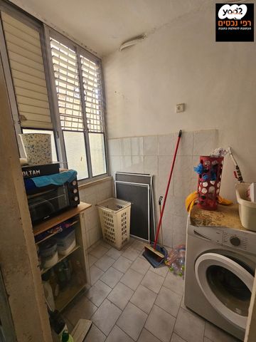 דירה, צ"ג בנות, רמב"ם, ראשון לציון