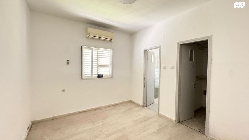 דירה, האחים אוסטשינסקי, ראשונים, ראשון לציון