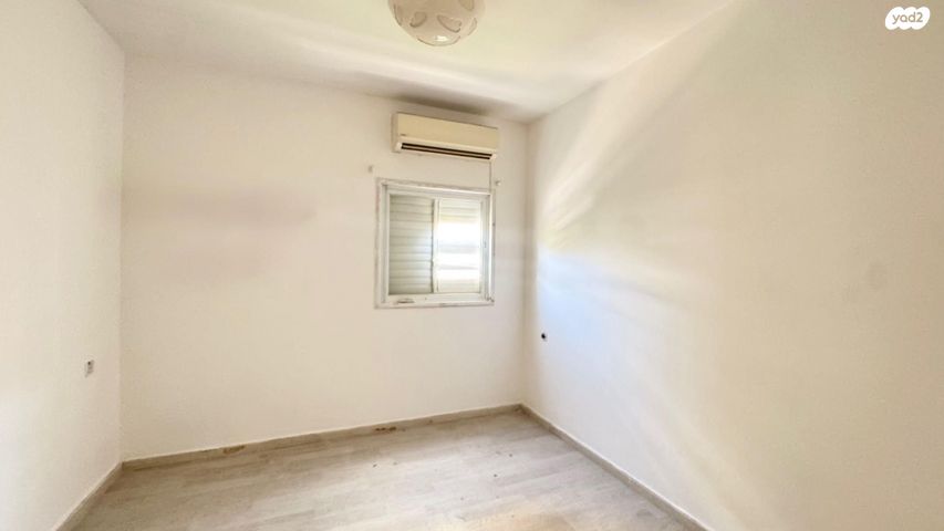 דירה, האחים אוסטשינסקי, ראשונים, ראשון לציון