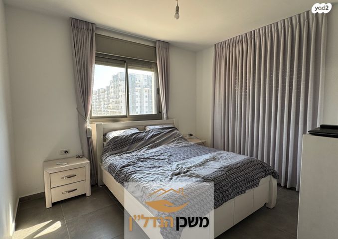 טריפלקס, לאה אמנו, לוד