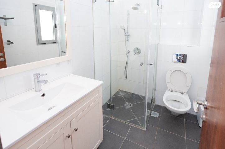 דירה, שמעון ויזנטל, הרצליה