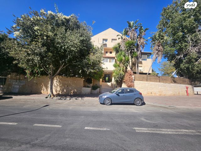 דירת גן, העמק, צור הדסה