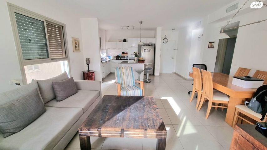 דירה, בן גוריון, כפר סבא