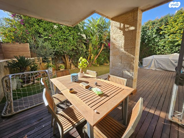 דירת גן, העמק, צור הדסה