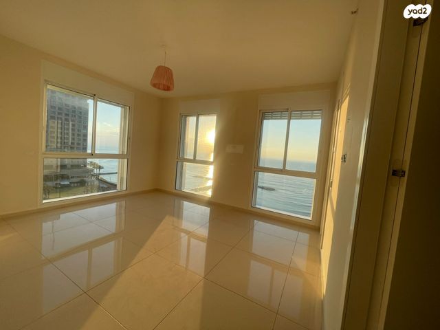 דירה, שדרות בן גוריון 2, נוף הטיילת, נתניה