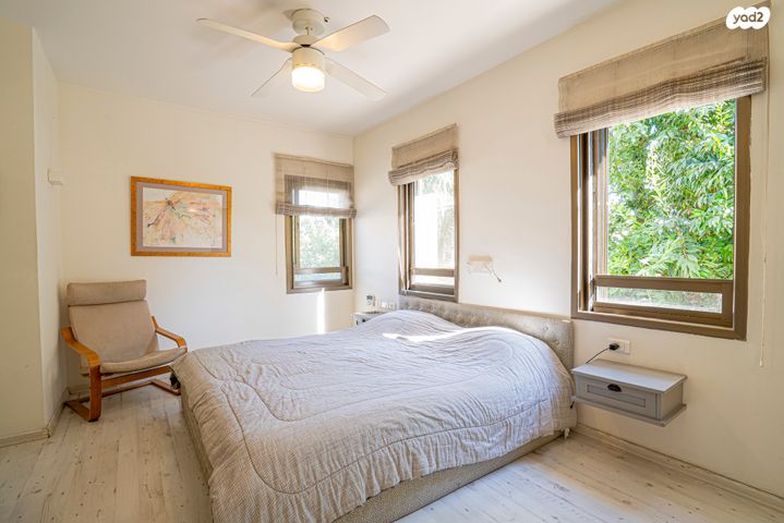 דו משפחתי, כוכבן, מתחם 19 - 20 (מתחם הפרחים), הוד השרון