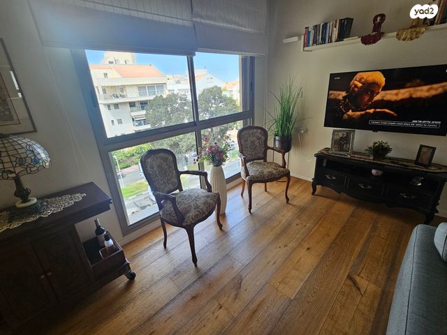 דירה, ברל כצנלסון 4, קרית ספיר, כפר סבא