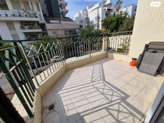 דירה, הגליל, כפר סבא