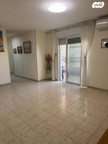 דירה, שדרות משה דיין, פסגת זאב, ירושלים