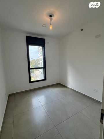 דירה, הר מירון, נווה ישראל, הרצליה