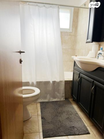 דירת גן, פורצי הדרך, נווה עמל, הרצליה