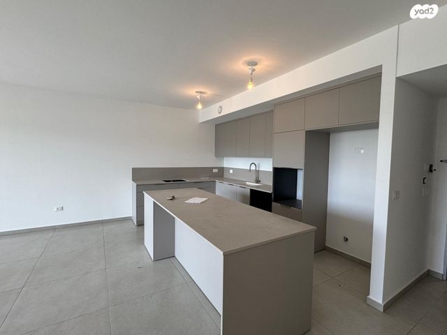 דירה, הר מירון, נווה ישראל, הרצליה