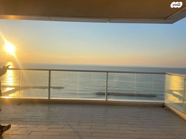 דירה, שדרות בן גוריון 2, נוף הטיילת, נתניה