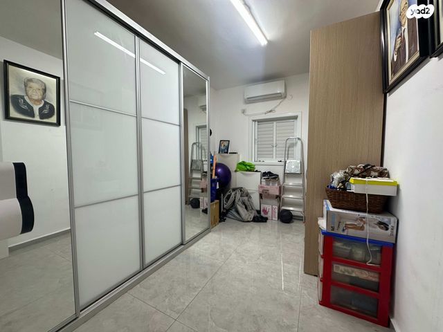 גג/ פנטהאוז, קרן היסוד 30, קרית שרת מערב, חולון