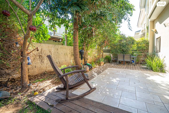 דו משפחתי, כוכבן, מתחם 19 - 20 (מתחם הפרחים), הוד השרון