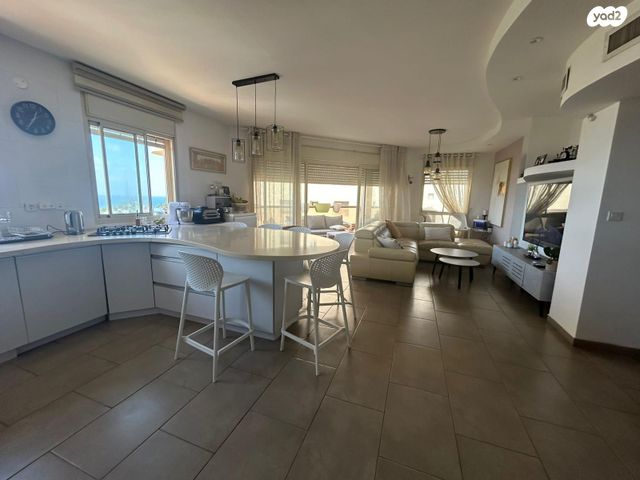 דירה, פייר קניג, נוף הטיילת, נתניה