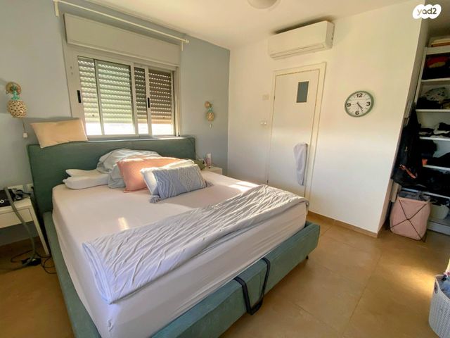 דירה, נחל אלכסנדר, צור יצחק, צור יצחק