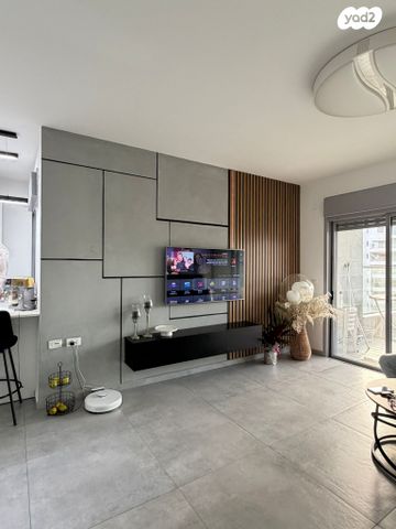 דירה, הצנחנים 5, אריק שרון, נהריה