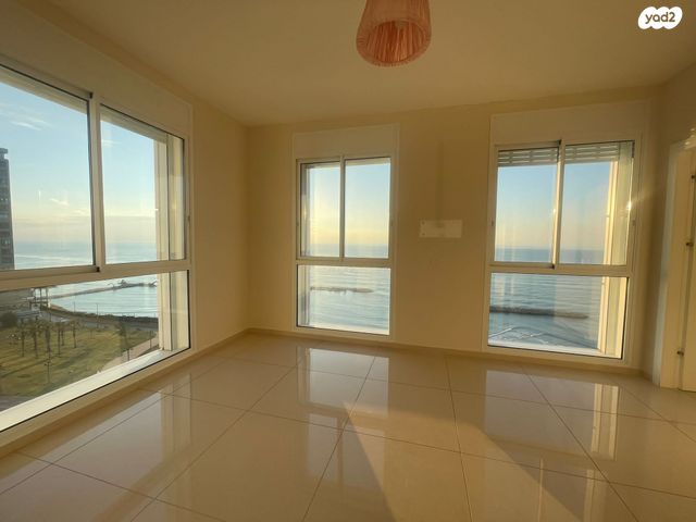 דירה, שדרות בן גוריון 2, נוף הטיילת, נתניה