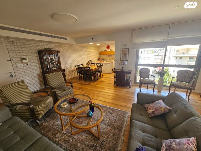 ברל כצנלסון 4