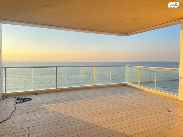 דירה, שדרות בן גוריון 2, נוף הטיילת, נתניה