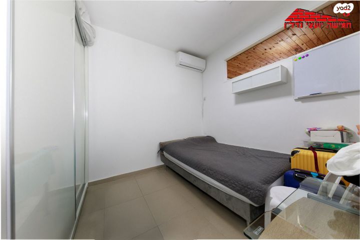 דירה, יהודה לייב פינסקר, רמב"ם, ראשון לציון