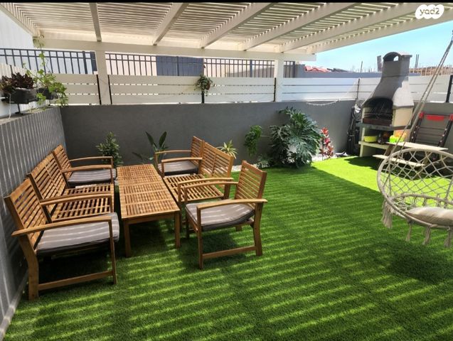 דירת גן, עץ המשאלות, אדמית / יערית, שלומי