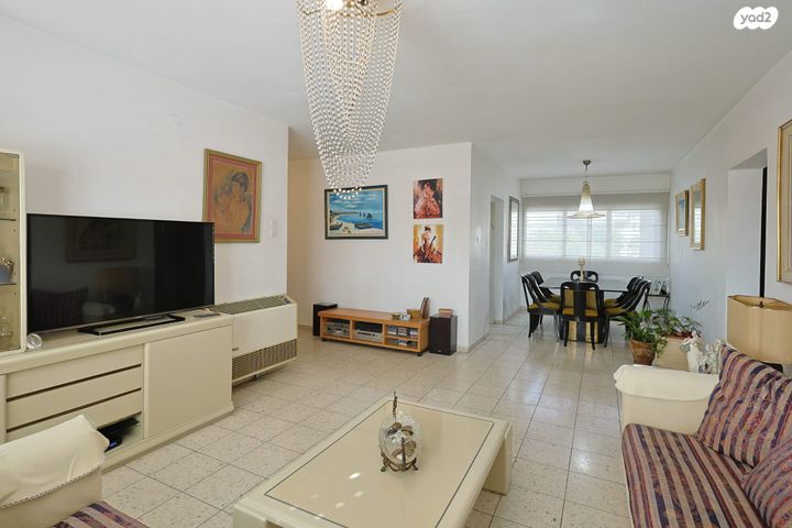 דירה, כפר סבא