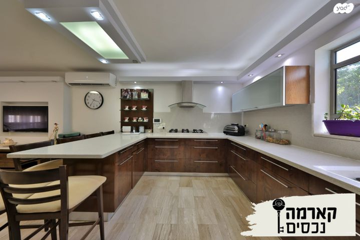 טריפלקס, שמואל יבנאלי, קרית חיים מזרחית, חיפה