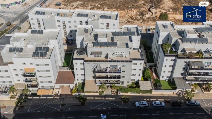 גג/ פנטהאוז, גרטרוד עליון, פסגות אפק, ראש העין