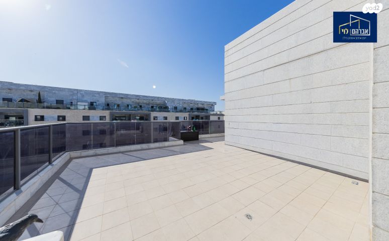 גג/ פנטהאוז, גרטרוד עליון, פסגות אפק, ראש העין