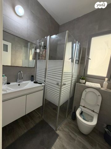 דירה, הצנחנים 5, אריק שרון, נהריה