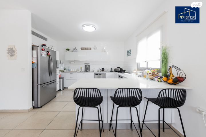 גג/ פנטהאוז, גרטרוד עליון, פסגות אפק, ראש העין