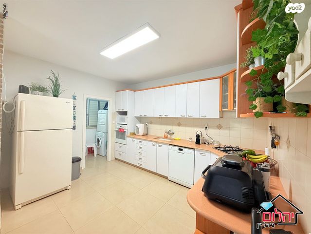 דירה, הפרחים, כפר סבא