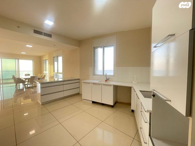 דירה, שדרות בן גוריון 2, נוף הטיילת, נתניה