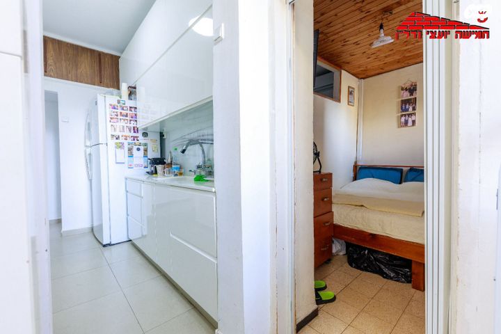 דירה, יהודה לייב פינסקר, רמב"ם, ראשון לציון