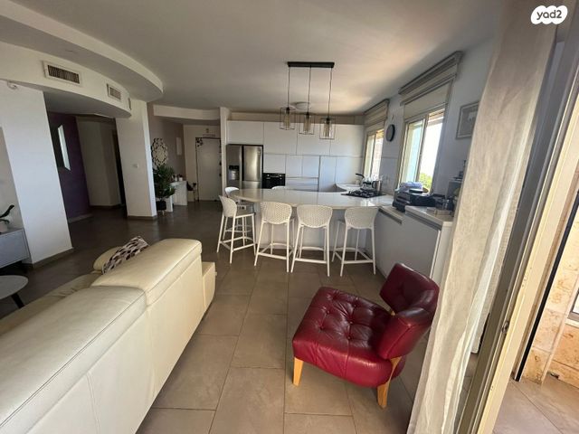 דירה, פייר קניג, נוף הטיילת, נתניה