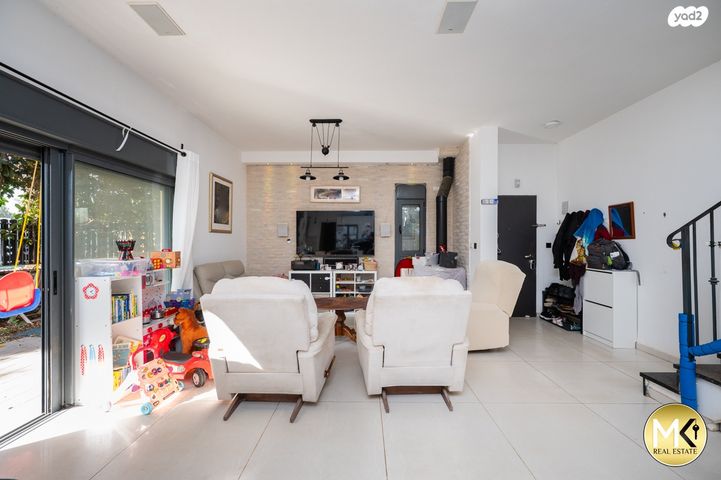 דו משפחתי, לימון, נווה פרדסים, פרדס חנה כרכור