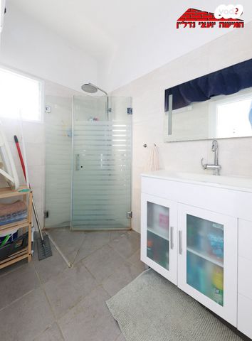 דירה, יהודה לייב פינסקר, רמב"ם, ראשון לציון