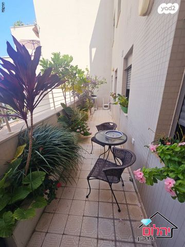 דירה, ברל כצנלסון 4, קרית ספיר, כפר סבא