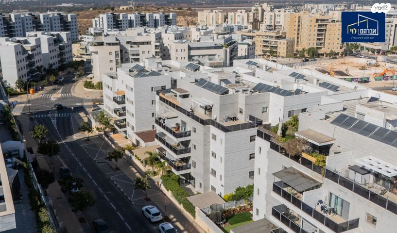 גג/ פנטהאוז, גרטרוד עליון, פסגות אפק, ראש העין