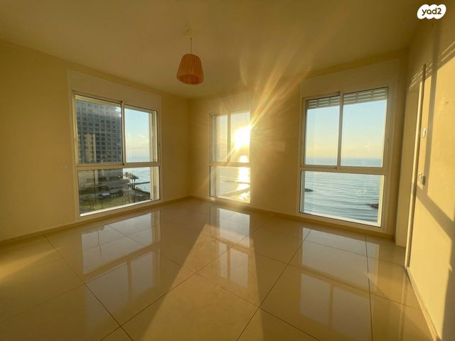 דירה, שדרות בן גוריון 2, נוף הטיילת, נתניה