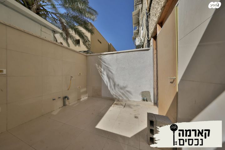 טריפלקס, שמואל יבנאלי, קרית חיים מזרחית, חיפה