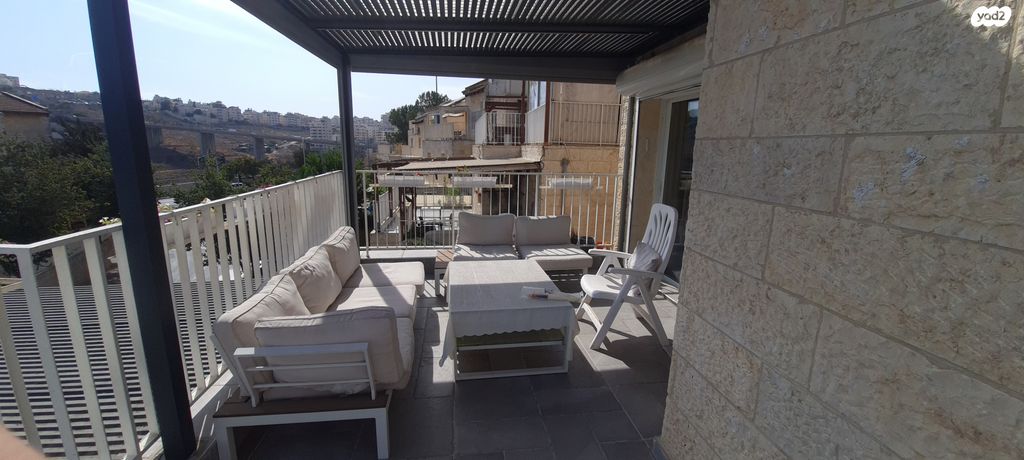 דירה, שמואל תמיר כצנלסון, פסגת זאב, ירושלים