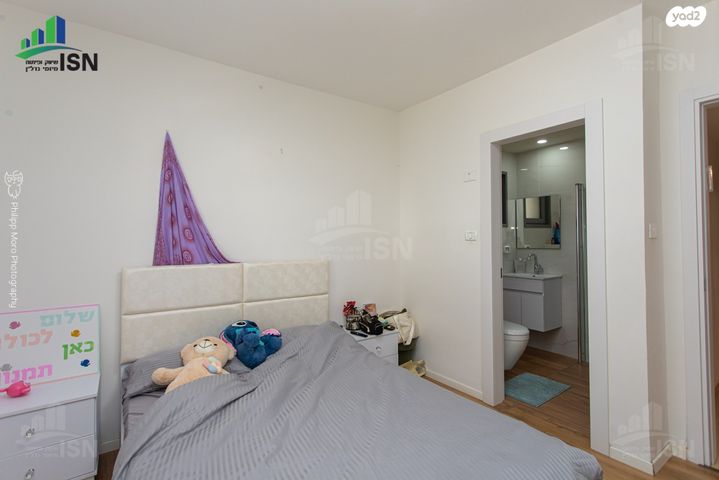 טריפלקס, החרוב, רמת בגין, טירת כרמל